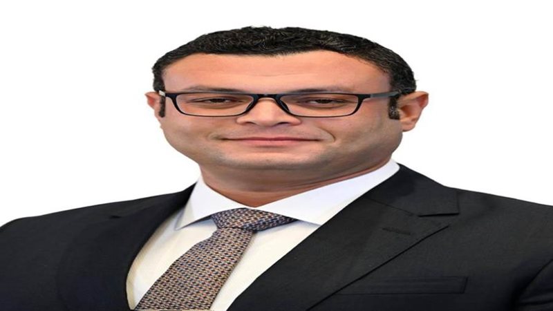 وزير الإسكان والمرافق