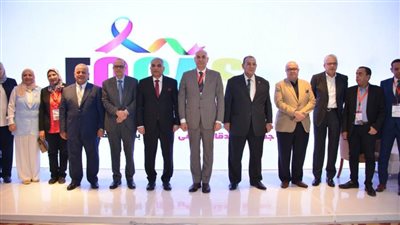 «أبرزها الضغط النفسي والوجبات السريعة»: أساتذة الأورام يحذرون من ممارسات تفاقم الإصابة بالسرطان 