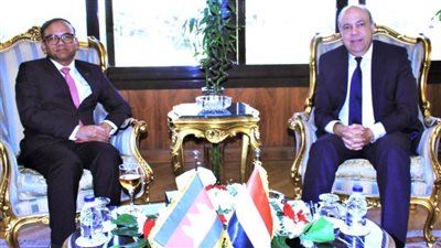 وزير الطيران المدني يلتقي سفير كمبوديا لدراسة اتفاقية نقل جوي بين البلدين