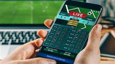 الرقابة الإدارية : القبض على تشكيل عصابي تخصص في إنشاء شبكات مالية لتيسير عمليات المراهنات عبر الإنترنت