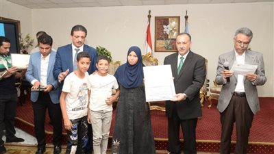 محافظ أسيوط يشهد حفل تكريم أسر الشهداء ونزهة نيلية إلى أبوتيج