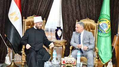 وزير الأوقاف ومحافظ الإسماعيلية يشهدان صلاة الجمعة في مسجد الشهداء