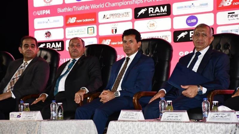 خلال المؤتمر