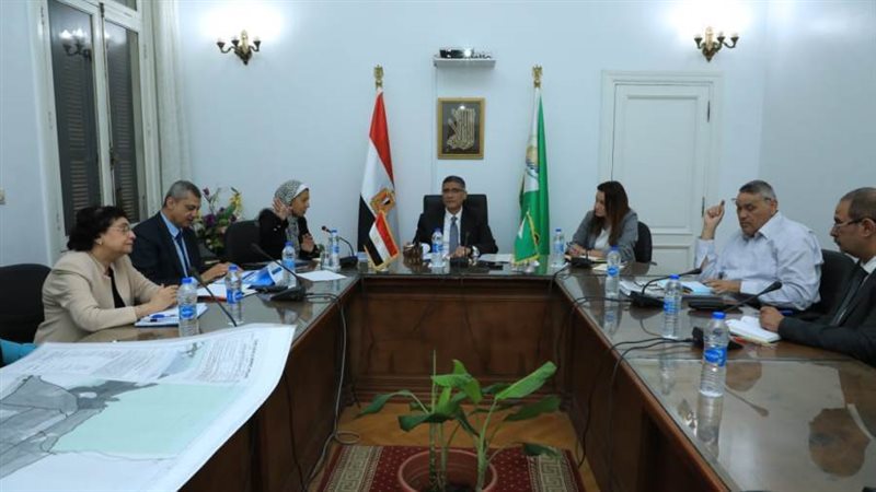 محافظ الجيزة يبحث