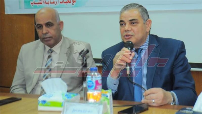 رئيس الجامعة والدكتور