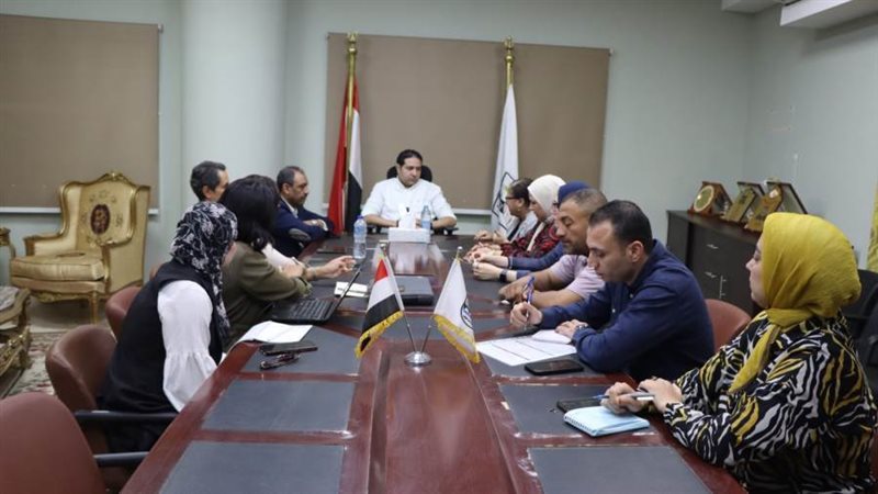 اجتماع نائب محافظ