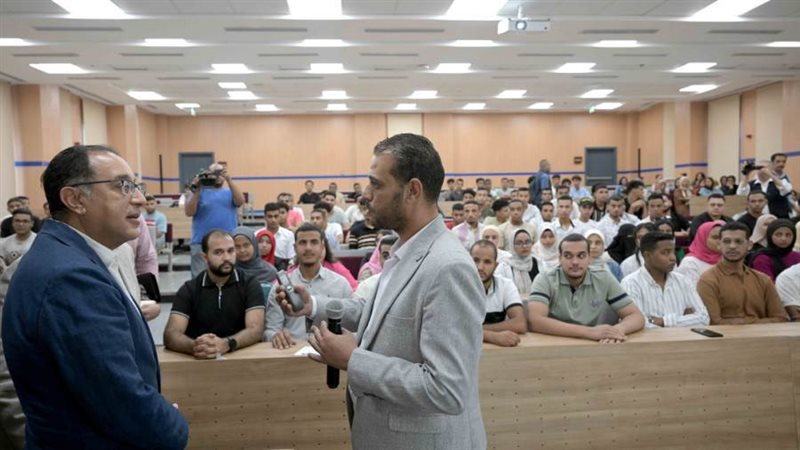 رئيس الوزراء يتفقد