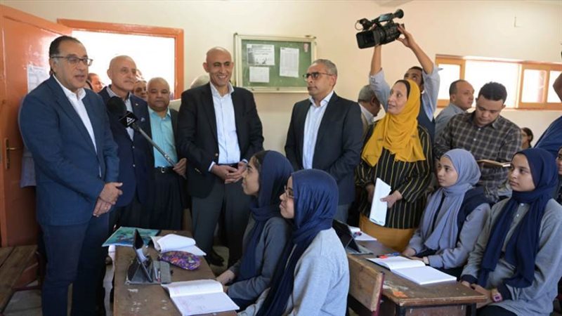 رئيس الوزراء خلال