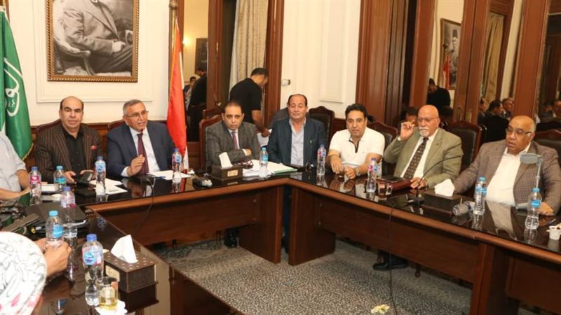 جانب من اجتماع العليا