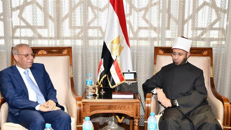 وزير الاوقاف والسفير