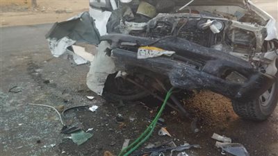 إصابة 13 شخصا في تصادم سيارتين بأسيوط 