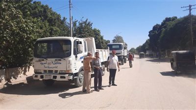 محافظ أسيوط يؤكد استمرار رفع نواتج تطهير الترع والمصارف بمركز صدفا