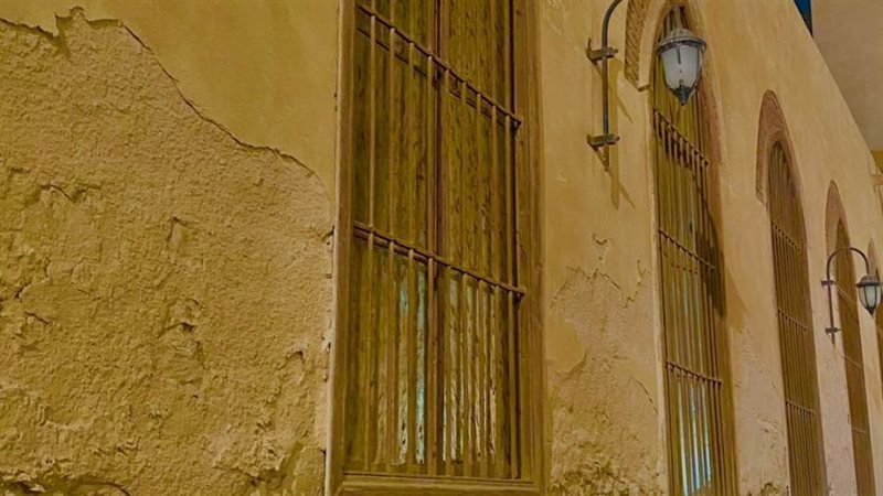 جدران قصر الأمير