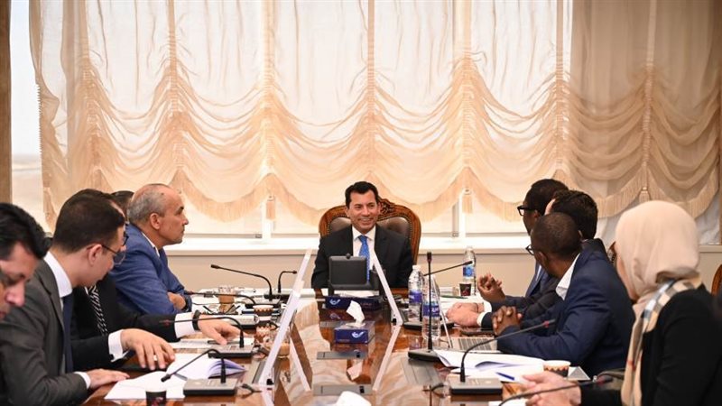 صبحي مع وفد كاف