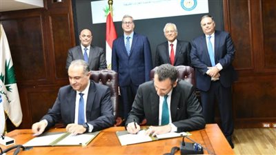 مصر توقع اتفاقية مع اليونان لتجارة ونقل الغاز الطبيعي 