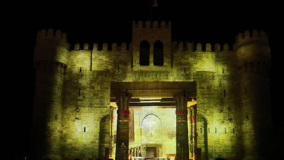 إقبال جماهيري كبير على عروض الصوت والضوء بقلعة قايتباي بالإسكندرية بعد الافتتاح الرسمي