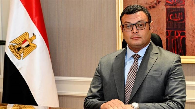 وزير الإسكان والمرافق