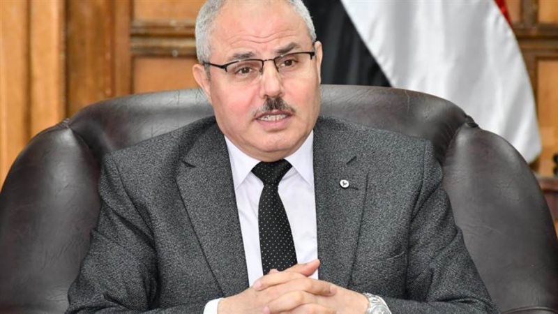 رئيس جامعة قناة السويس