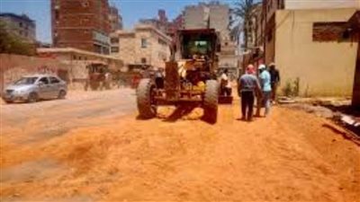 رصف شارع المدارس فى مدينة قطور بالغربية