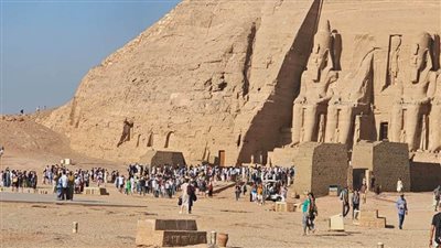 بدء التحضيرات للاحتفال بظاهرة تعامد الشمس على تمثال الملك رمسيس الثاني بـ