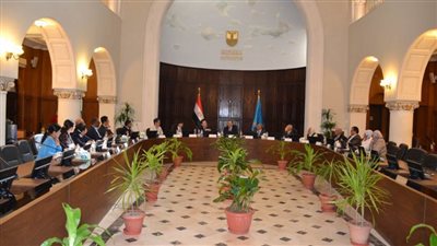 جامعة الإسكندرية تستقبل وفد جامعة كيوشو اليابانية لبحث سبل التعاون بين الجانبين