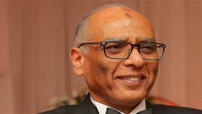 أشرف فرحات يتقدم بأوراق ترشحه لرئاسة اتحاد الهوكي