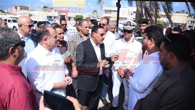 محافظ مطروح يتفقد المواقف وحركة المواصلات الداخلية 