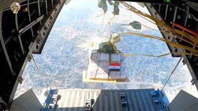 مصر والإمارات تسقطان أطنانا من المساعدات الإنسانية جواً على شمال قطاع غزة