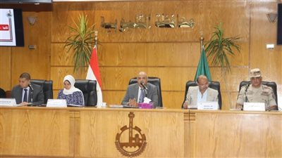 محافظ القليوبية: تذليل المعوقات لسرعة الانتهاء من الإجراءات اللازمة لتقنين أوضاع المواطنين الجادين في التصالح 