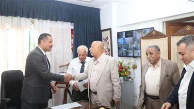 مدير تعليم الجيزة يستقبل وفد نقابة المعلمين ورؤساء الفرعيات