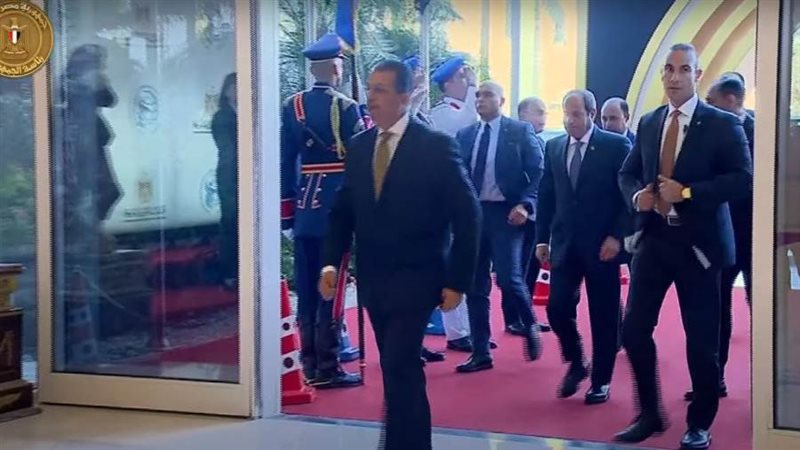 الرئيس السيسي يصل