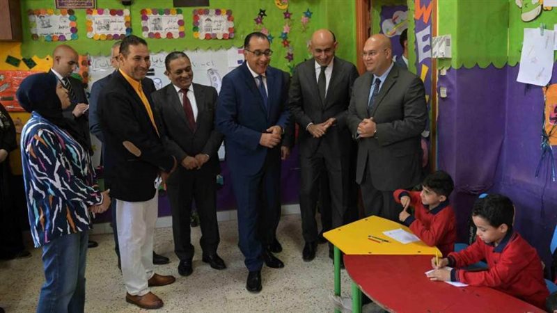 رئيس الوزراء يستكمل