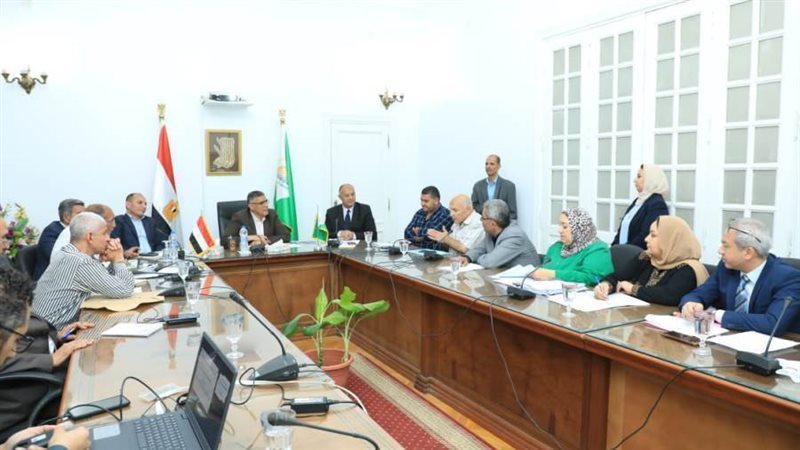 خلال لقاء محافظ الجيزة