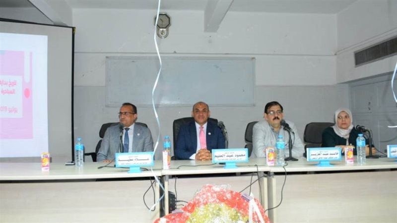 جانب من الندوات