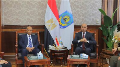 رئيس جامعة دمنهور يستقبل رئيس هيئة الاستطلاع الأسبق والمستشار بأكاديمية ناصر العسكرية