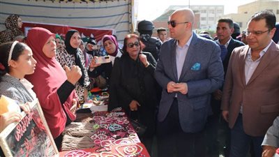 محافظ بني سويف يستمع لمطالب أهالي ناصر خلال تفقده 