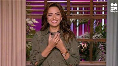 إعلامية تطلب من الذكاء الاصطناعي حل الواجب المدرسي.. وشات 