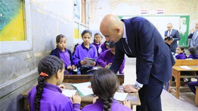 عبد اللطيف: إعداد برامج علاجية لضعاف القراءة 