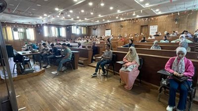 عقد اختبارات تحديد المستوى لدورات اللغة الإنجليزية بالمركز الجامعي للتطوير المهني بجامعة دمنهور