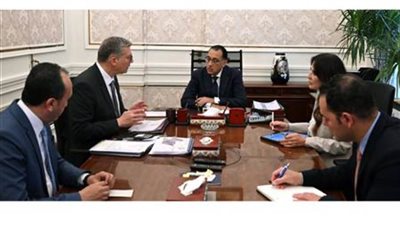 رئيس الوزراء يتابع مع وزير البترول عدداً من ملفات العمل