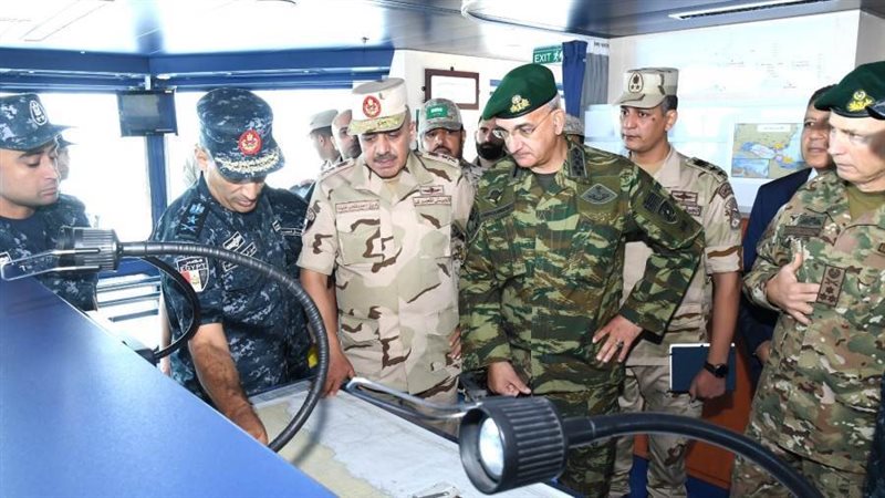 الفريق احمد خليفة