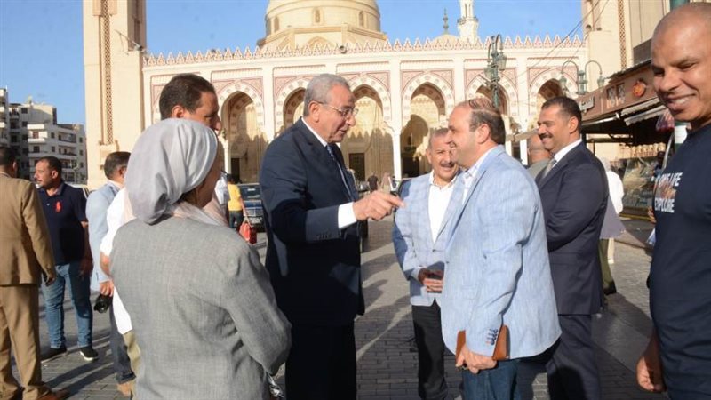 محافظ الغربية خلال