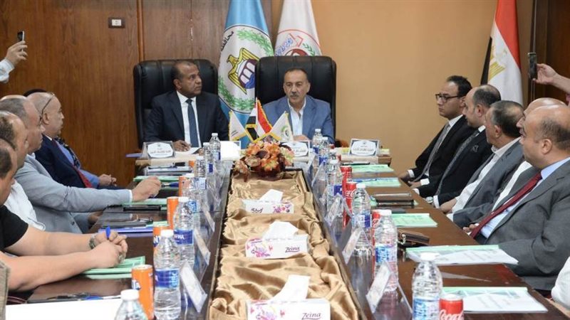 محافظ أسيوط يشهد