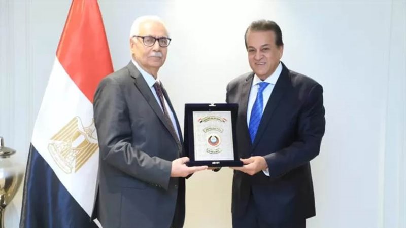 وزير الصحة يستقبل