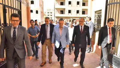 محافظ أسيوط يتفقد مدرسة النيل المصرية الدولية لمتابعة سير العملية التعليمية
