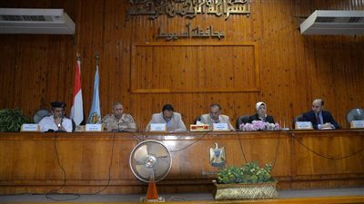 محافظ أسيوط خلال المجلس التنفيذى: يشدد على إنهاء ملف التقنين وتسهيل إجراءات التصالح