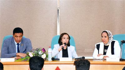 محافظ البحيرة توجه بتوفير منصة تواصل عبر 