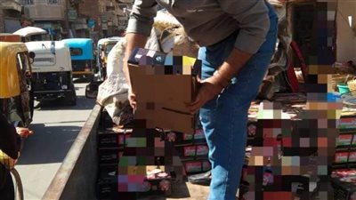 ضبط 2 طن مواد غذائيّة فاسدة قبل بيعها بأسواق البحيرة 