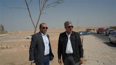  وزير السياحة والآثار يقوم بجولة تفقدية داخل منطقة أهرامات
