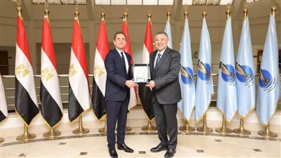 محافظ البحر الأحمر يلتقي السفير الفرنسي.. صور